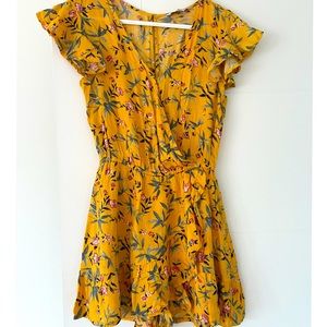 American Eagle romper, size xs. Good condition
